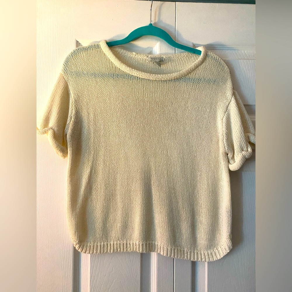 🤍Forever 21 Women’s Cream Cropped Sweater🤍